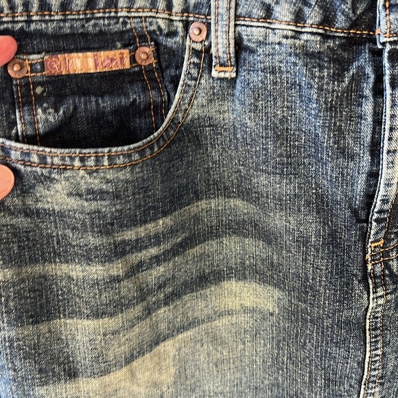 L.e.i Vintage Y2K Denim Skirt. Released Hem. Dark Wash. Distressed. Sz 13 - Picture 2 of 8